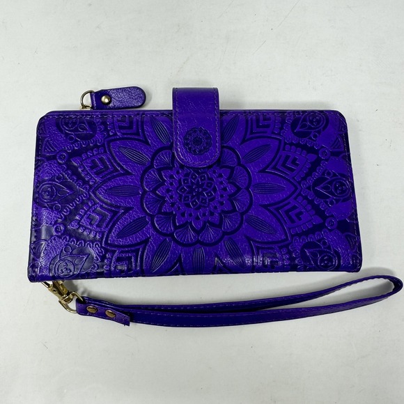 Handbags - Glossy Synthetic Leather Wallet Wristlet Purple Embossing Sunflower Magnetic Zip